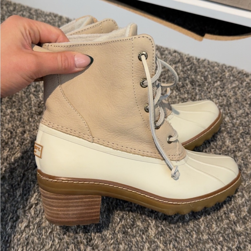 Sperry Women's Tan and Cream Boots